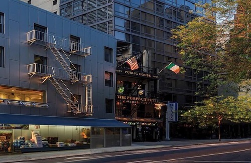 Midtown East Condominio | Hotel Room in New York City!