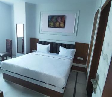 Mansarovar Casa | Hotel Roshanee