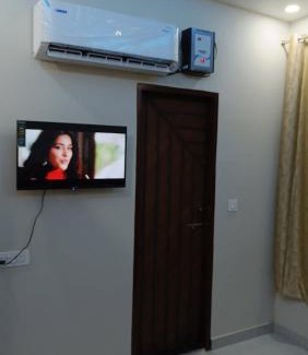 Kharar Hotel | Hotel Royal Bites