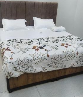 Kharar Hotel | Hotel Royal Bites