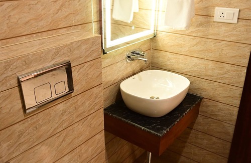 Gomti Nagar Hotel | Hotel Royal Suites