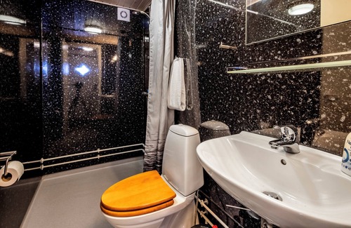 Aasiaat Hotel | HOTEL SØMA Aasiaat