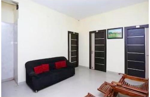 Patia Hotel | Hotel S-R Palace Near City Bus Stand - Fully Air Conditioning Hotel - Luxury & Spacious Room -Best Hotel In Bhubneshwar