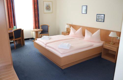 Kusel Cama Y Desayuno | Hotel Saar