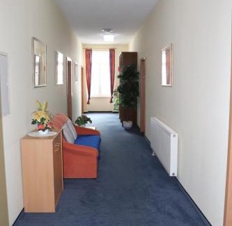 Kusel Cama Y Desayuno | Hotel Saar