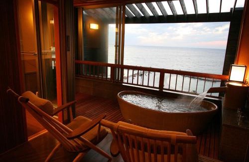 Tsubaki Onsen Hotel | Hotel Sanrakuso