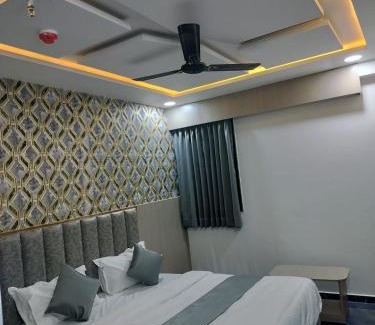 Surat Hotel | Hotel SERENE STAY
