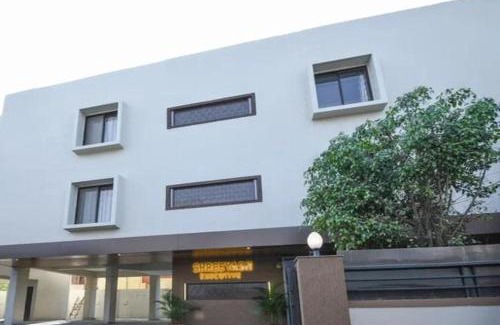 Pune Hotel | Hotel Shreeyash Executive
