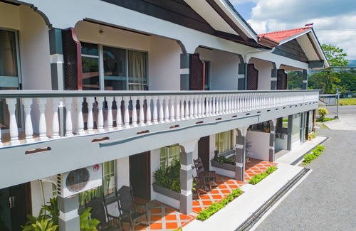 La Fortuna Apartamento | HOTEL SIERRA ARENAL - QUADRUPLE ROOM