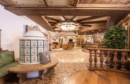 Campitello di Fassa Hotel | Hotel Soreghes Gran Chalet