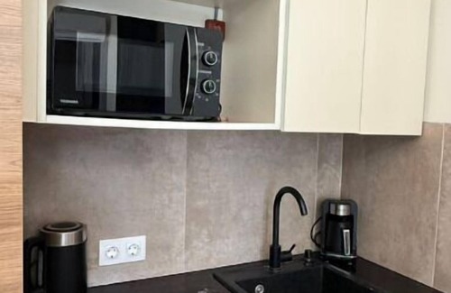 Saburtalo Apartamento | Hotel-Style Studio with City View - With Bar, Restaurant, Casino & Room Service