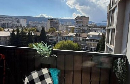 Saburtalo Apartamento | Hotel-Style Studio with City View - With Bar, Restaurant, Casino & Room Service