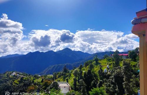 Sakalana Range Hotel | Hotel Sunrise Inn & Restaurant, Kanatal