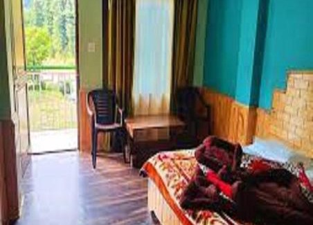 Barot Cama Y Desayuno | Hotel Surat, Barot