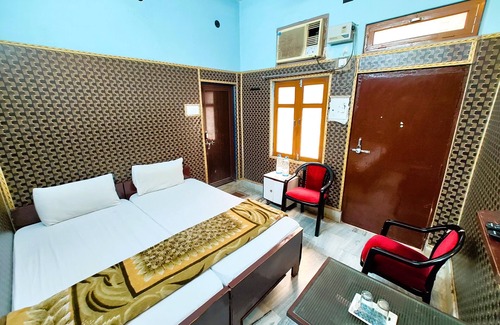 Varanasi Hotel | Hotel Teerth Guest House Varanasi