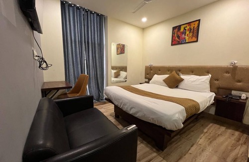 Kanpur Hotel | Hotel The Mall Inn by MNG Rooms