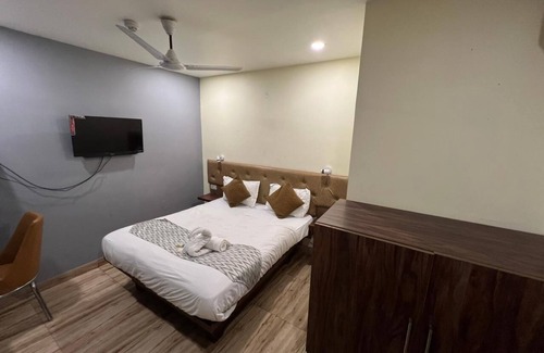 Kanpur Hotel | Hotel The Mall Inn by MNG Rooms