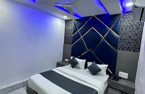 Ahmedabad Hotel | HOTEL THE PACIFIC