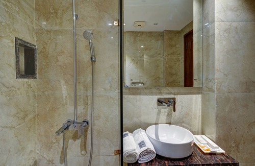 Motia Khan Hotel | Hotel The Pearl - Newly Renovated in City Centre