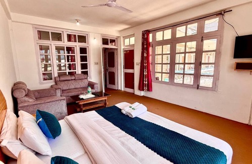 Old Manali Hotel | Hotel The Premium Villa Old Manali View