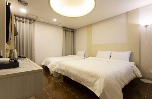 Jamwon-dong Hotel | Hotel Tirol