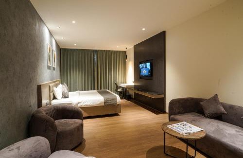 Hyderabad Hotel | Hotel Tulips Grand