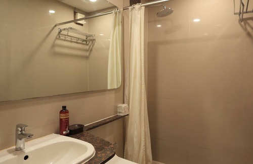 Surat Hotel | Hotel Vetro Inn