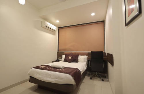 Surat Hotel | Hotel Vetro Inn