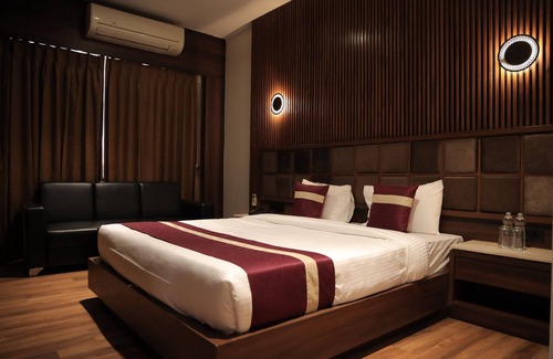 Surat Hotel | HOTEL VIVOTEL