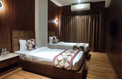 Surat Hotel | HOTEL VIVOTEL