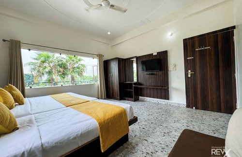 Mathura Hotel | Hotel Vrinda Sarovar