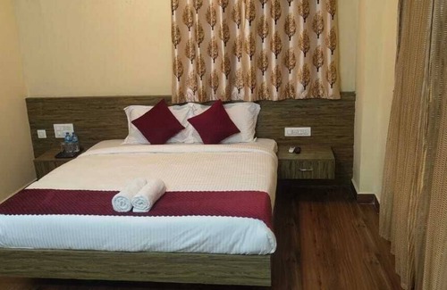 Krishnarajasagar Hotel | hotel white palace