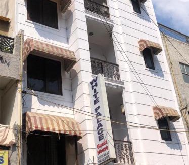 Jangpura Casa | Hotel White Palace,Nizamuddin Railway Station