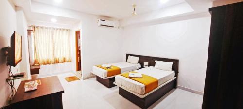 Hampankatta Hotel | Hotel White Stone Premier Inn