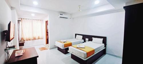 Hampankatta Hotel | Hotel White Stone Premier Inn