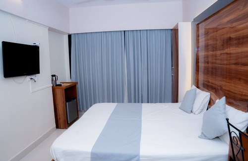 Goregaon West Hotel | HOTEL WOODLAND