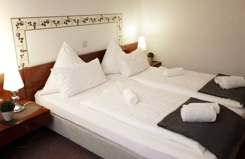 Extertal Hotel | Hotel Zur Burg Sternberg