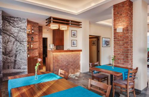 Krzyki Hotel | Hotelik B&B Pod Dębami