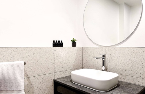 Adelaide Central Business District Hotel | HotelMOTEL Adelaide