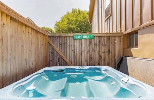 Blue Springs Casa | HotTub+Pool+Shuffleboard+Arcades