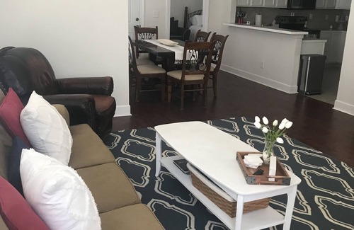 Oxford Condominio | Hotty Toddy Condo (High Pointe Condo #1501)