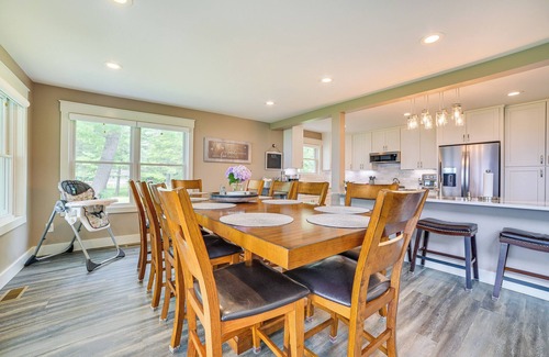 Houghton Lake Casa | Houghton Lake Home w/ Private Dock + Kayaks!
