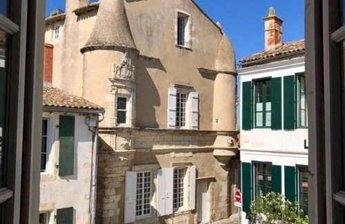 Ars-en-Re Casa | CASA 135 m2 EN EL CENTRO HISTÓRICO DE ARS