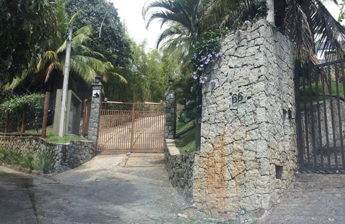 Ilhabela Historical Center Casa | Casa 3 suites con vista completa al canal, ubicación más noble de la isla - a continuación. Club de yates