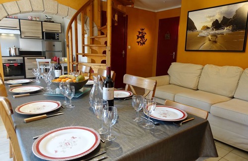 Locmaria Casa | Casa 8 personas en pueblo tranquilo con jardín cerrado
