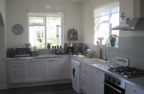 Callow Casa | Casa entre costa, lago + montañas: ¡cada ventana es un punto culminante de Connemara!