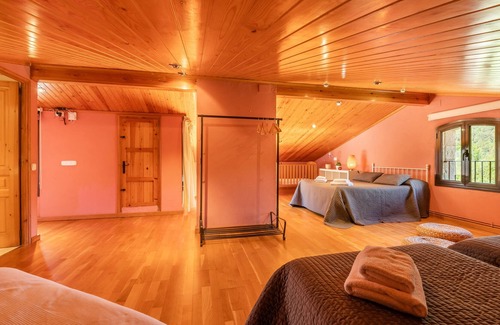 Albanya Casa | Casa junto al río para 15 personas con futbolín, billar y barbacoa