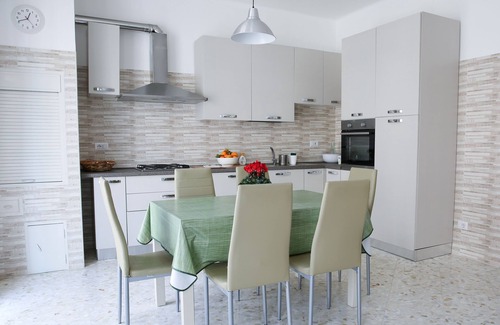 Mola di Bari Apartamento | un mar de confort para familias o grupos grandes