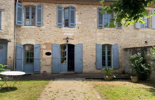 Le Bugue Casa | House center town, perigord noir, close to shops, quiet, garden