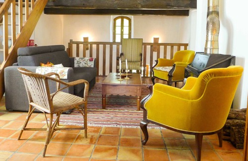 Arques Casa | Casa tranquila con gran piscina climatizada e impresionantes vistas de los Pirineos.